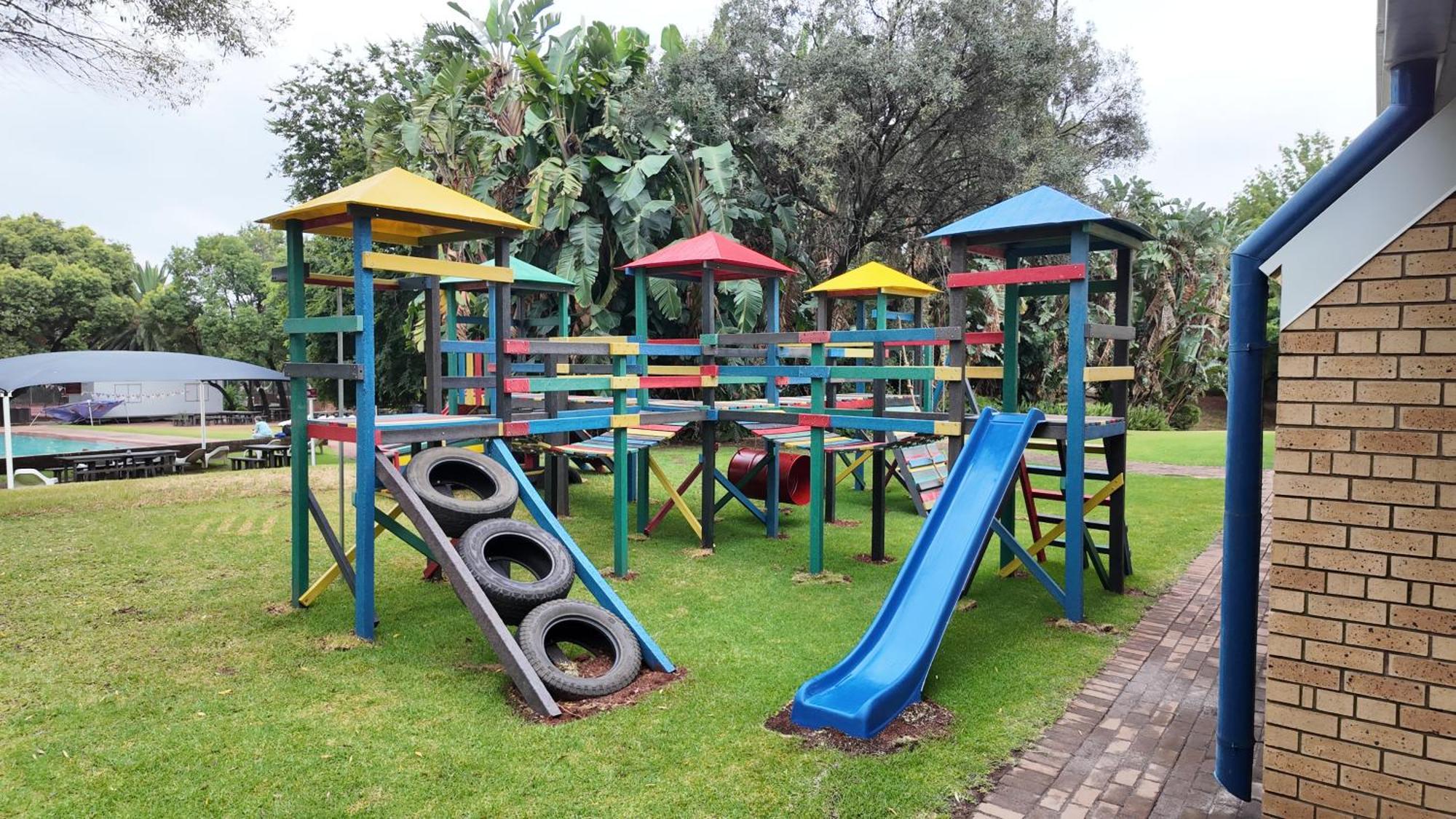 Atkv Buffelspoort Hotel Rustenburg Buitenkant foto